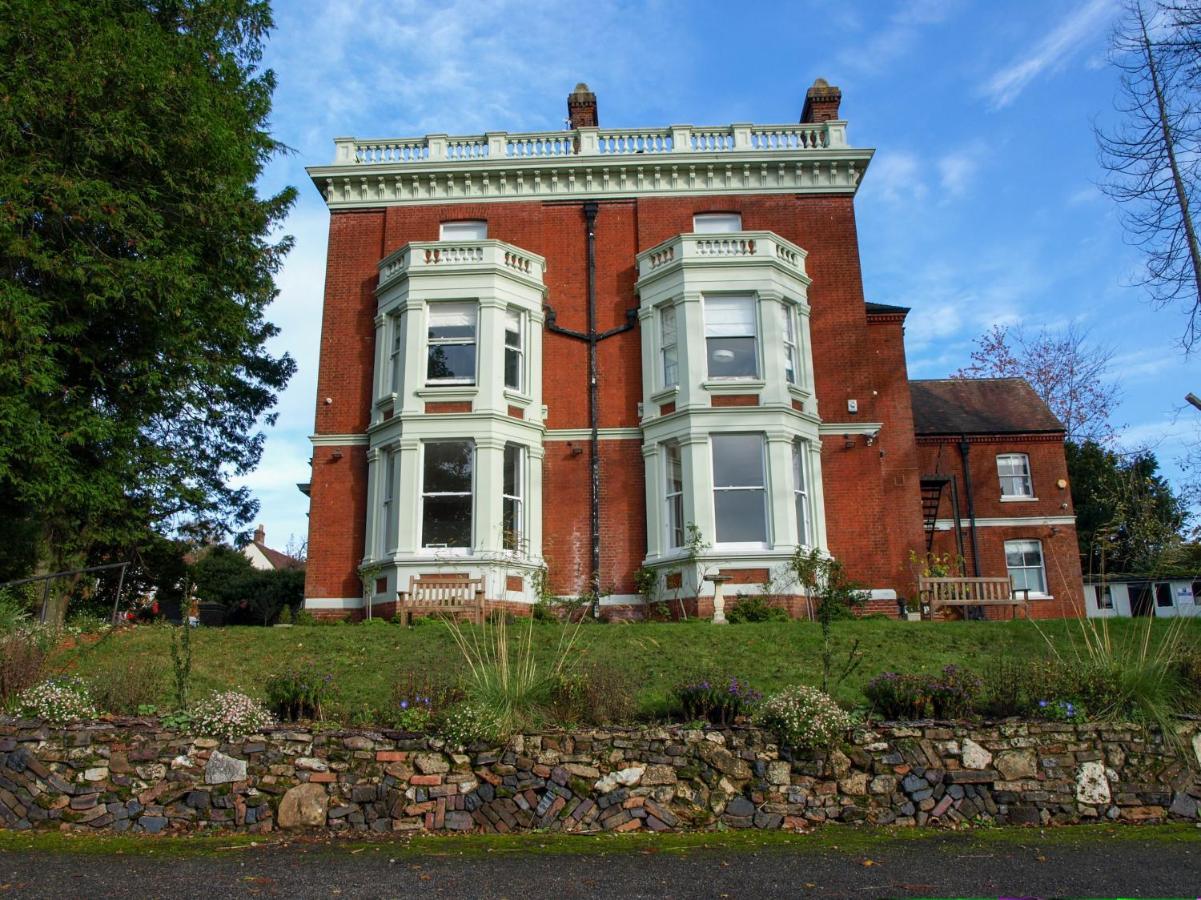 Torrington Hall St Albans Экстерьер фото